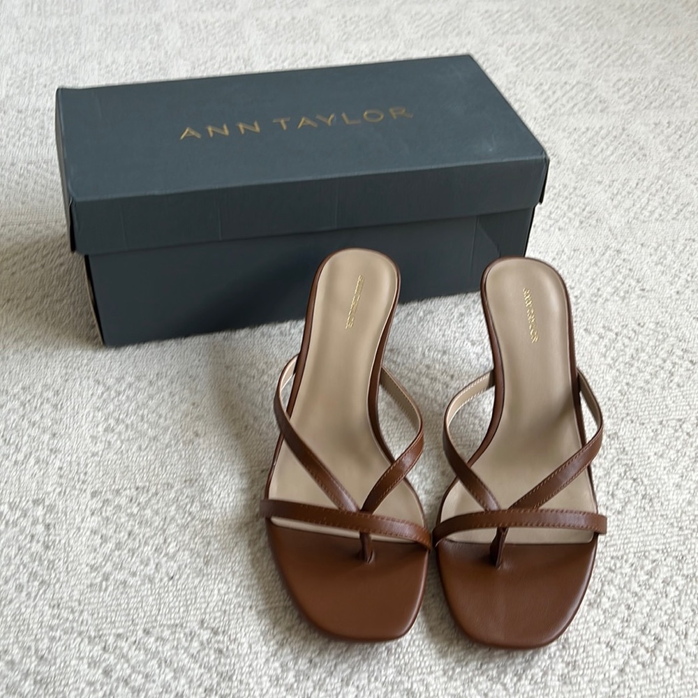 NIB Ann Taylor Strappy Sandal